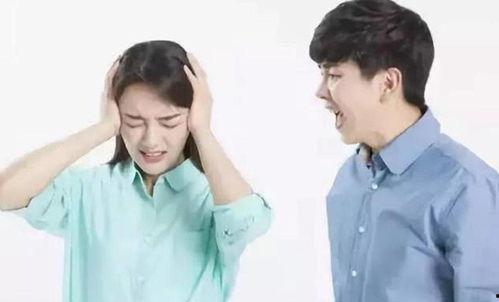 娱乐吃瓜酱和男友吵架,揭秘情侣间的甜蜜“战争”