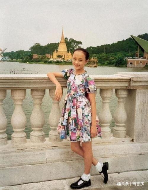 娱乐吃瓜播报怎么写内容,跟随吃瓜播报，畅游八卦海洋