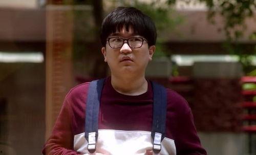 娱乐吃瓜酱什么样的男生,魅力四溢，内外兼修